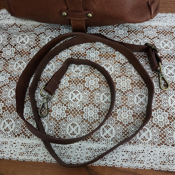 Rehard Italy Brown Leather Crossbody with Basket Weave Flap - Picture 3 of 16